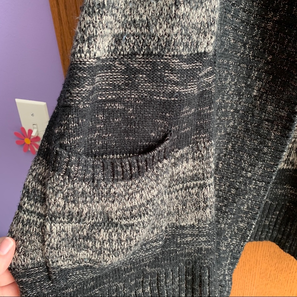 Cardigan - Picture 7 of 7